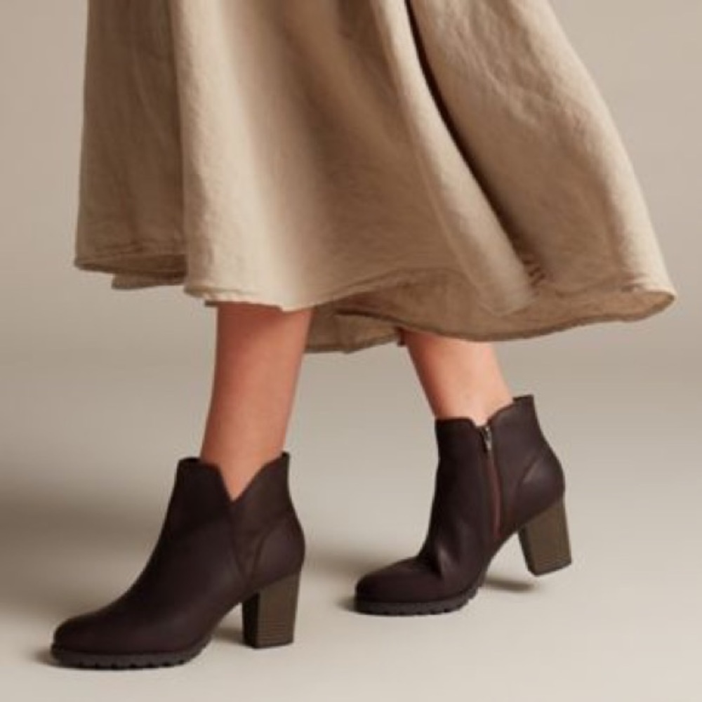 New Clarks Verona Trish Ankle 🥾 Taupe Leather